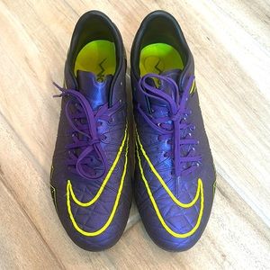Nike youth soccer cleats US size 4.5